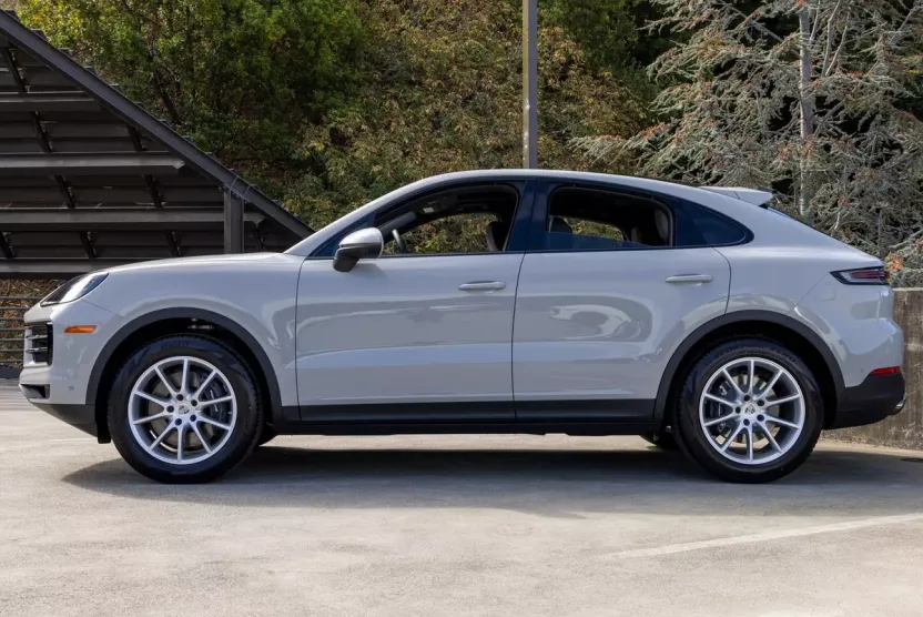 2025 Porsche Cayenne Coupe photo 1