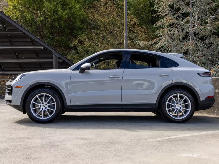 2025 Porsche Cayenne Coupe photo 1
