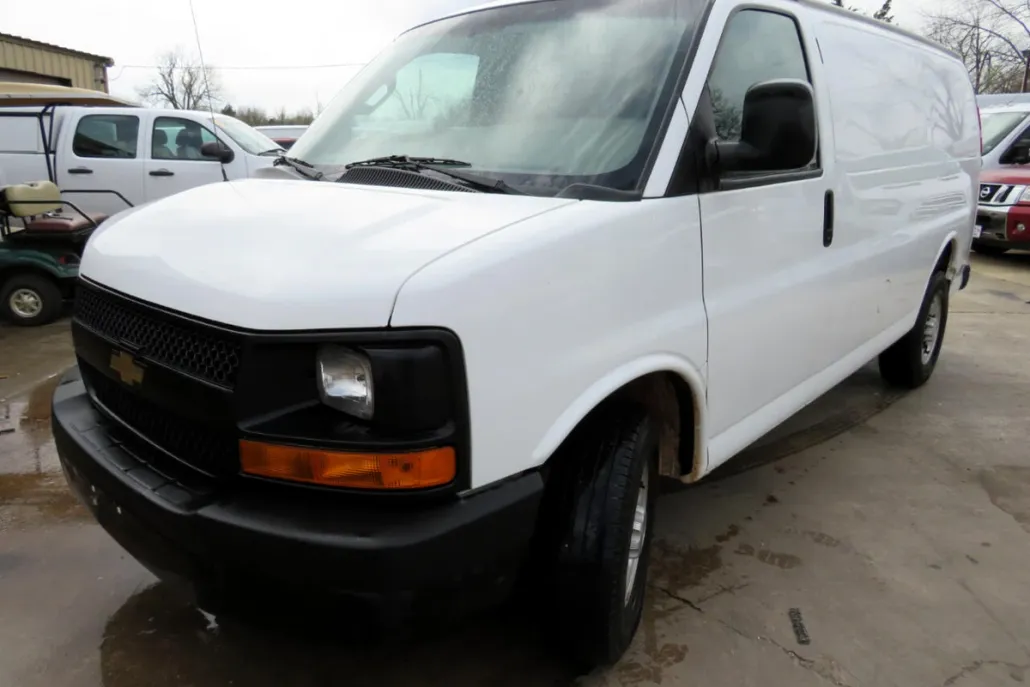 2016 Chevrolet Express 2500 Cargo photo 1