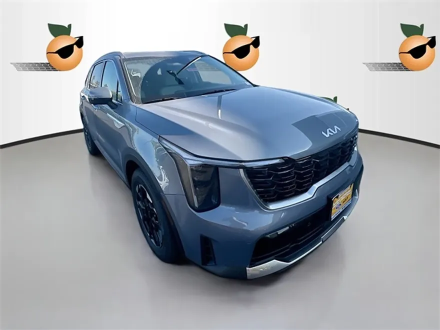 2025 Kia Sorento S photo 1