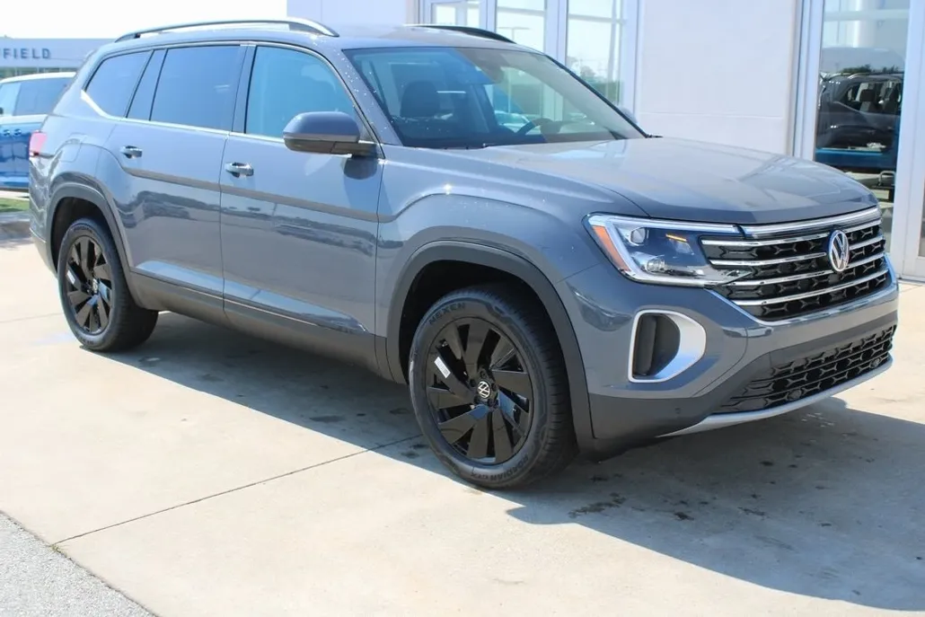 2026 Volkswagen Atlas SE Technology photo 1