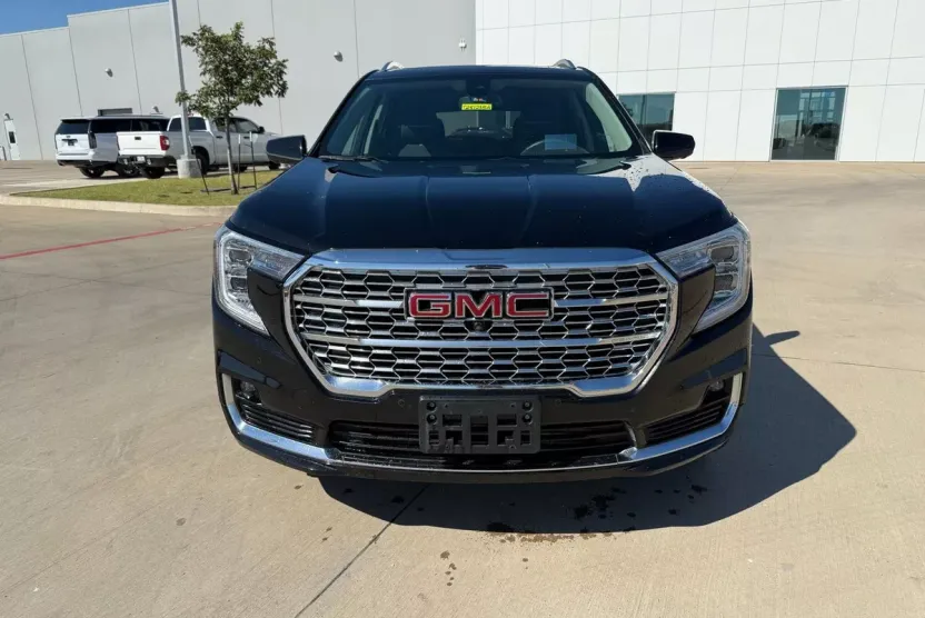 2023 Gmc Terrain Denali photo 1
