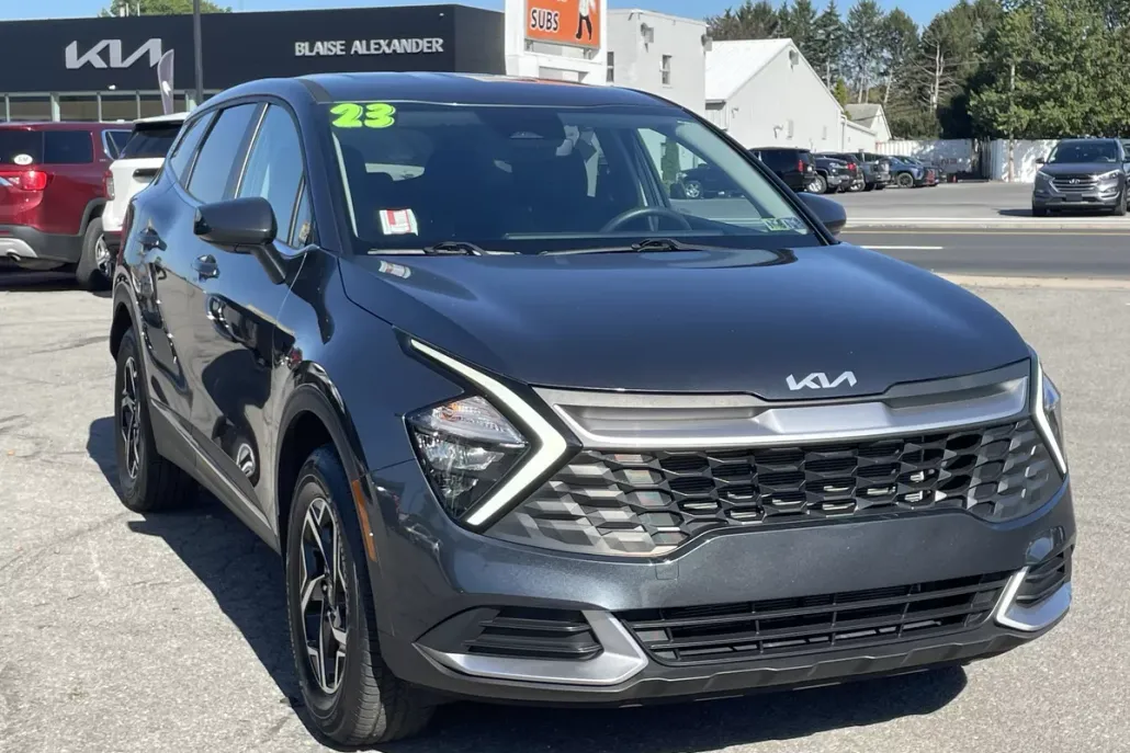 2023 Kia Sportage LX photo 1