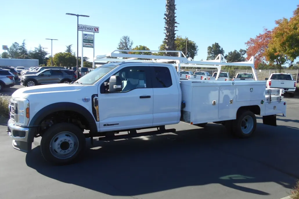 2024 Ford F-550 XL photo 1