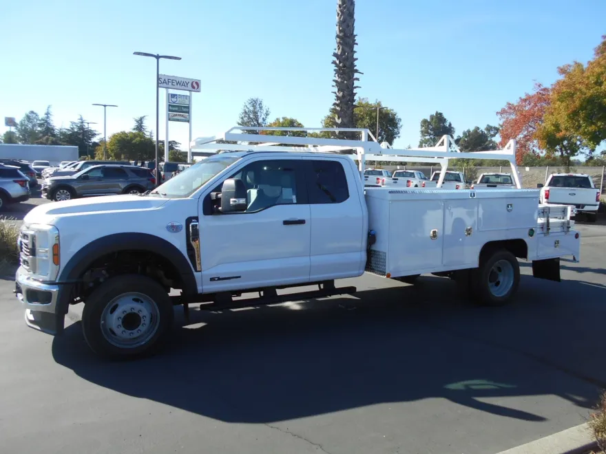 2024 Ford F-550 XL photo 1