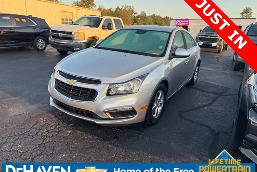 2015 Chevrolet Cruze photo 1