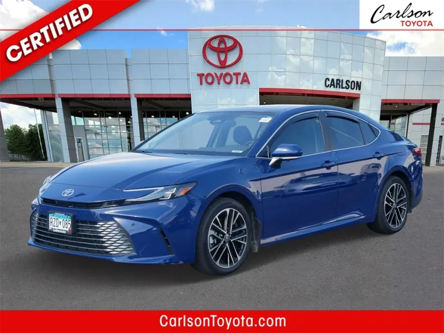 2025 Toyota Camry XLE photo 1