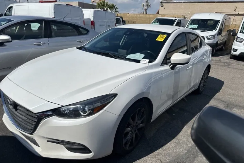 2018 Mazda Mazda3 Touring photo 1