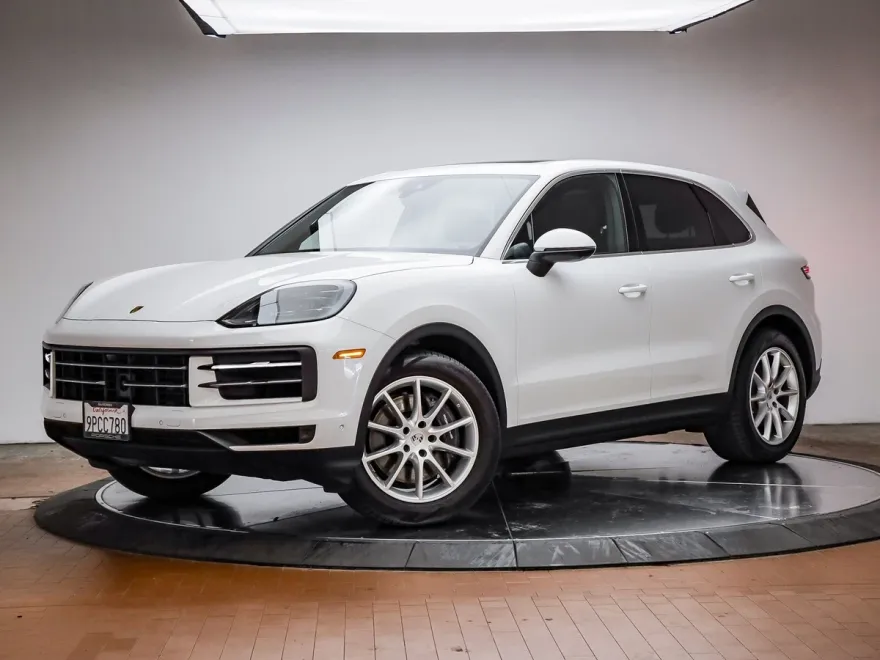 2025 Porsche Cayenne photo 1