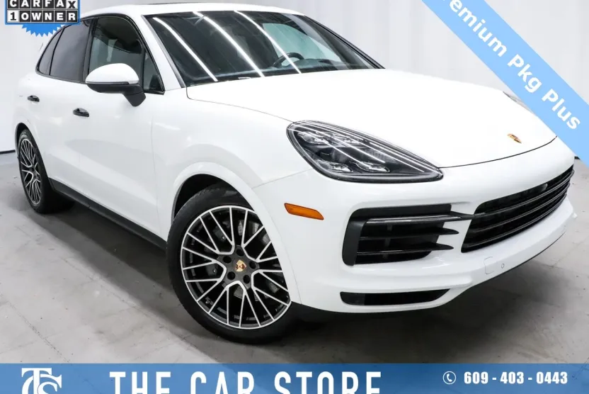 2021 Porsche Cayenne S photo 1