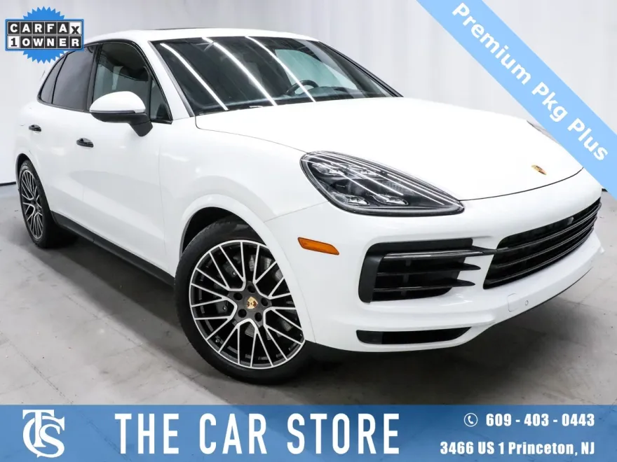 2021 Porsche Cayenne S photo 1
