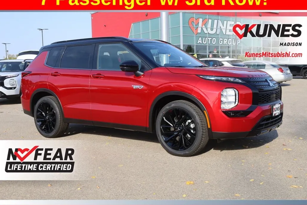2025 Mitsubishi Outlander PHEV SEL Black Edition photo 1