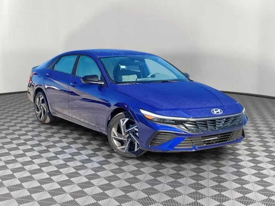 2025 Hyundai Elantra SEL Sport photo 1