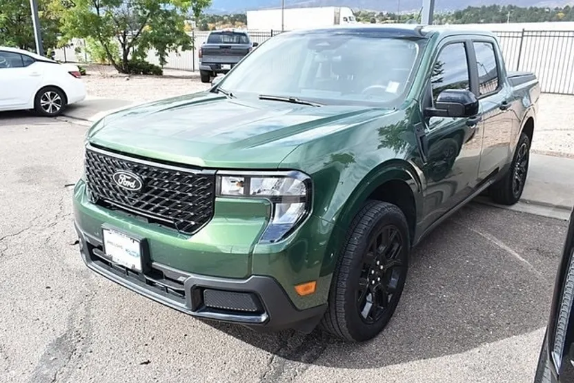 2025 Ford Maverick XLT photo 1