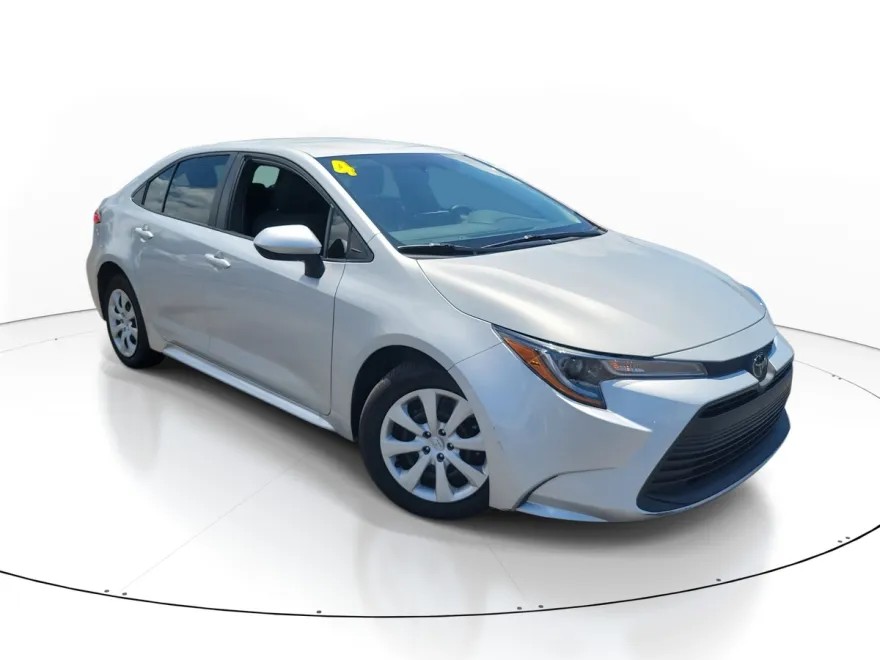 2024 Toyota Corolla LE photo 1