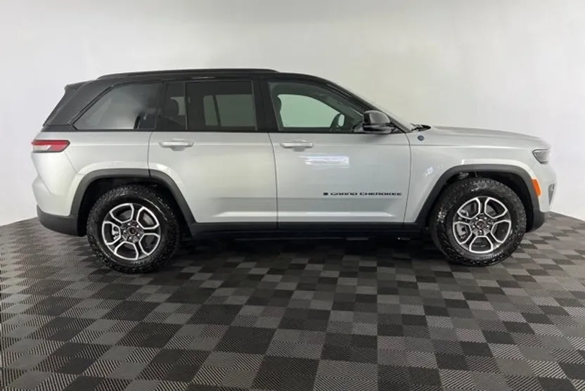 2023 Jeep Grand Cherokee Trailhawk 4xe photo 1