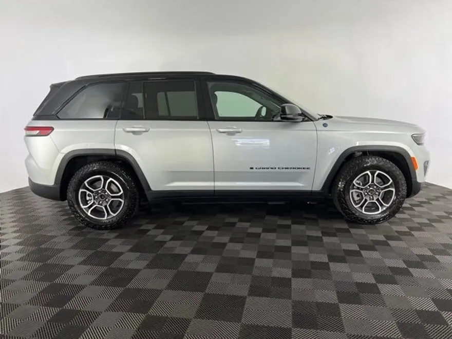 2023 Jeep Grand Cherokee Trailhawk 4xe photo 1