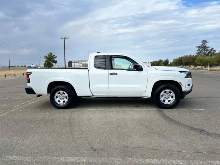 2024 Nissan Frontier King Cab S photo 1