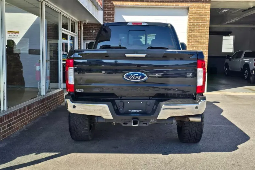 2017 Ford F-250 photo 1