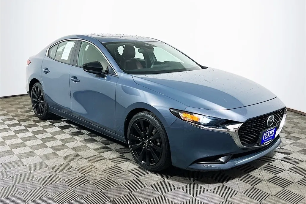 2023 Mazda Mazda3 2.5 s Carbon photo 1