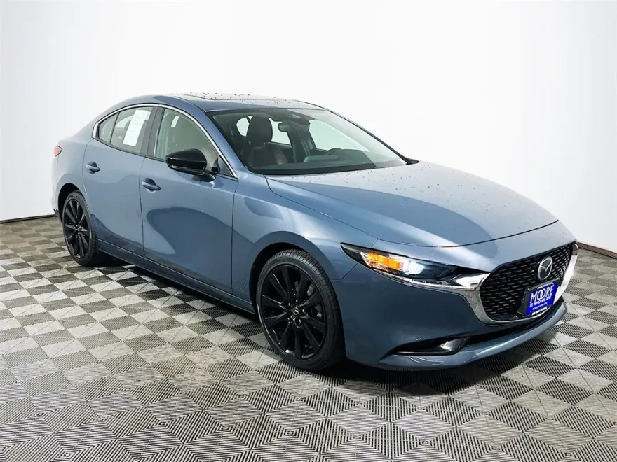 2023 Mazda Mazda3 2.5 s Carbon photo 1