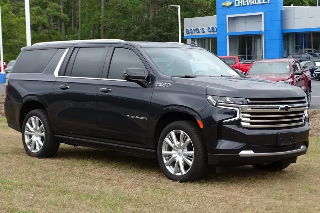 2022 Chevrolet Suburban High Country photo 1