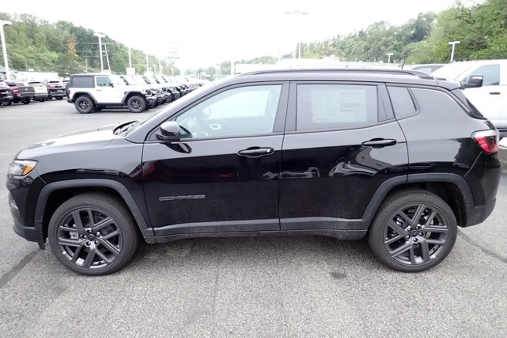 2026 Jeep Compass Limited photo 1