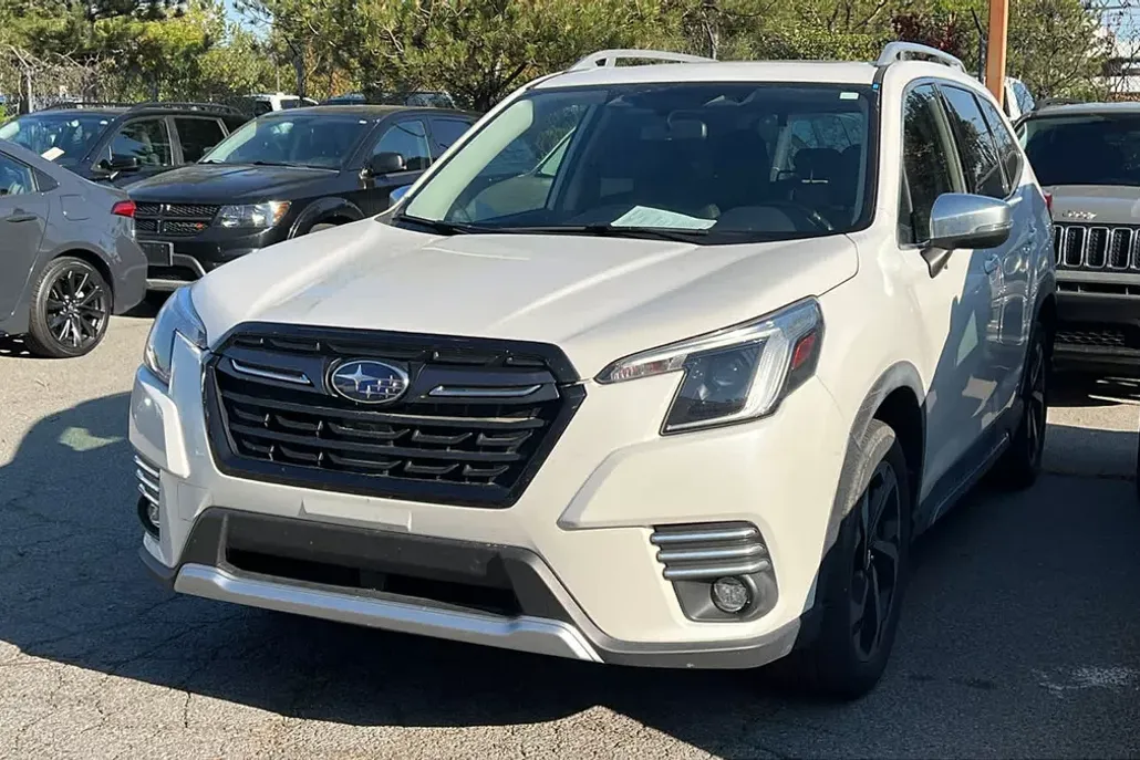 2023 Subaru Forester Touring photo 1
