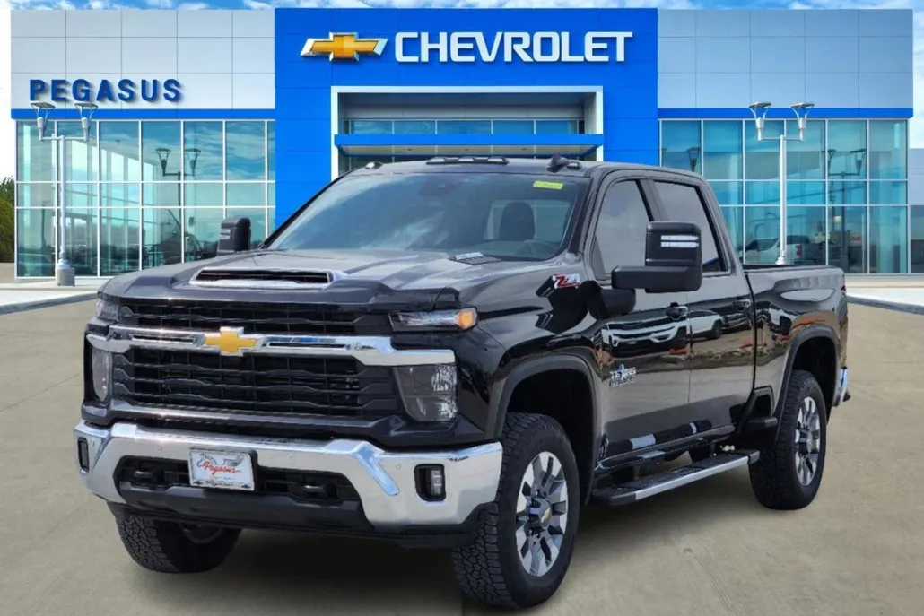 2025 Chevrolet Silverado 2500HD LT photo 1