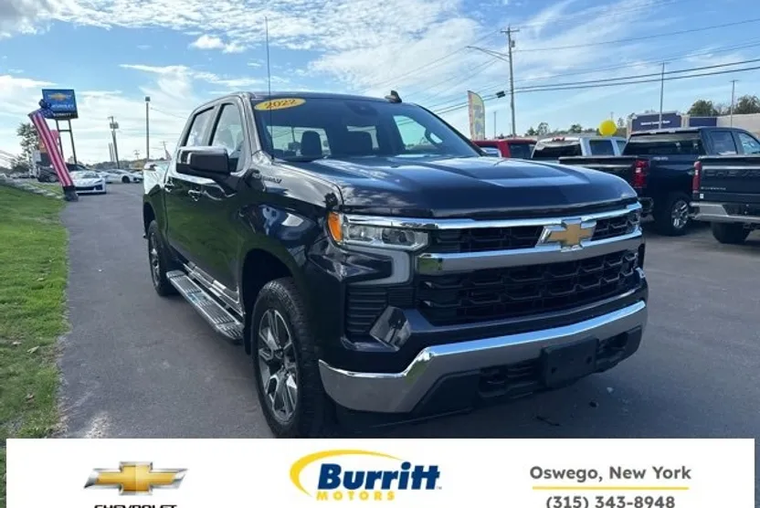 2022 Chevrolet Silverado 1500 LT photo 1