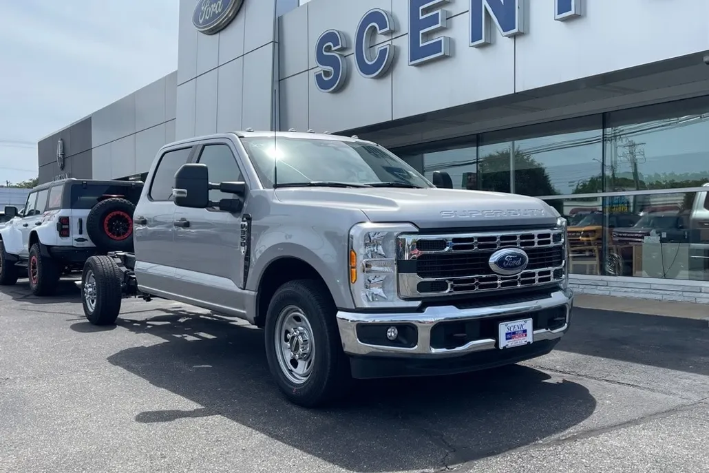 2024 Ford F-350 XL photo 1