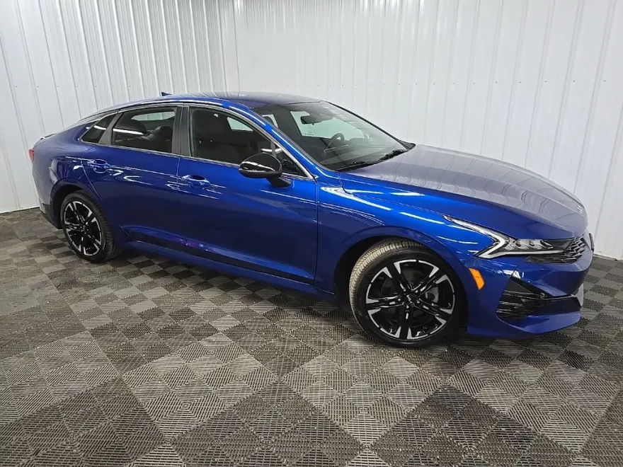 2023 Kia K5 GT-Line photo 1