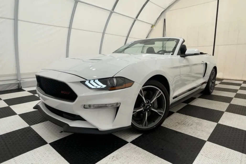 2022 Ford Mustang GT Premium photo 1
