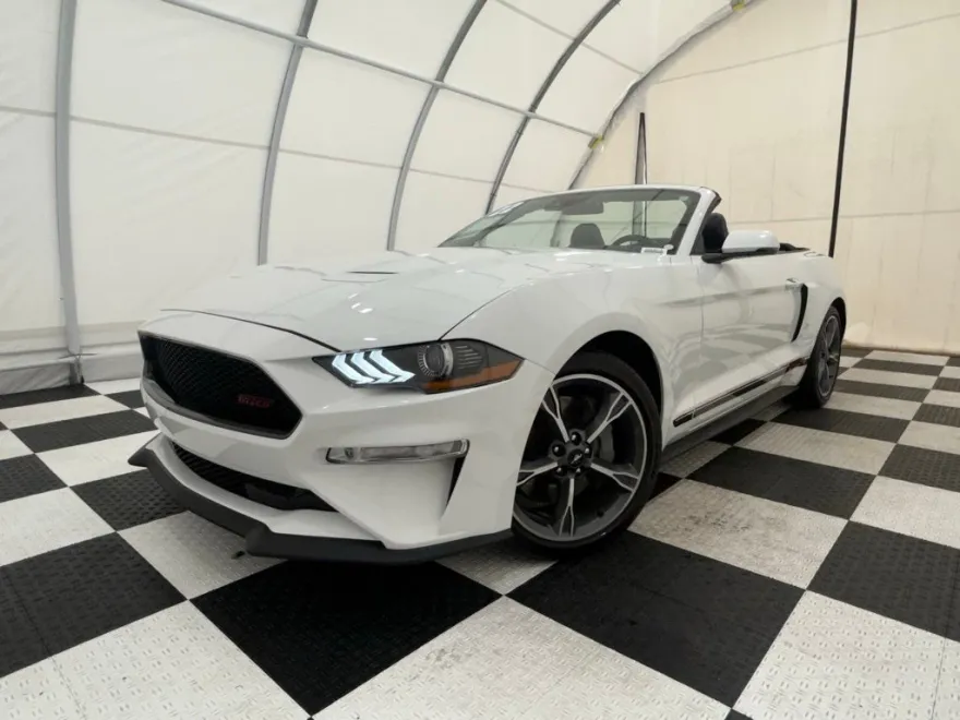 2022 Ford Mustang GT Premium photo 1
