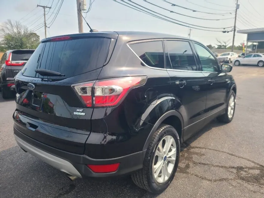 2017 Ford Escape SE photo 1