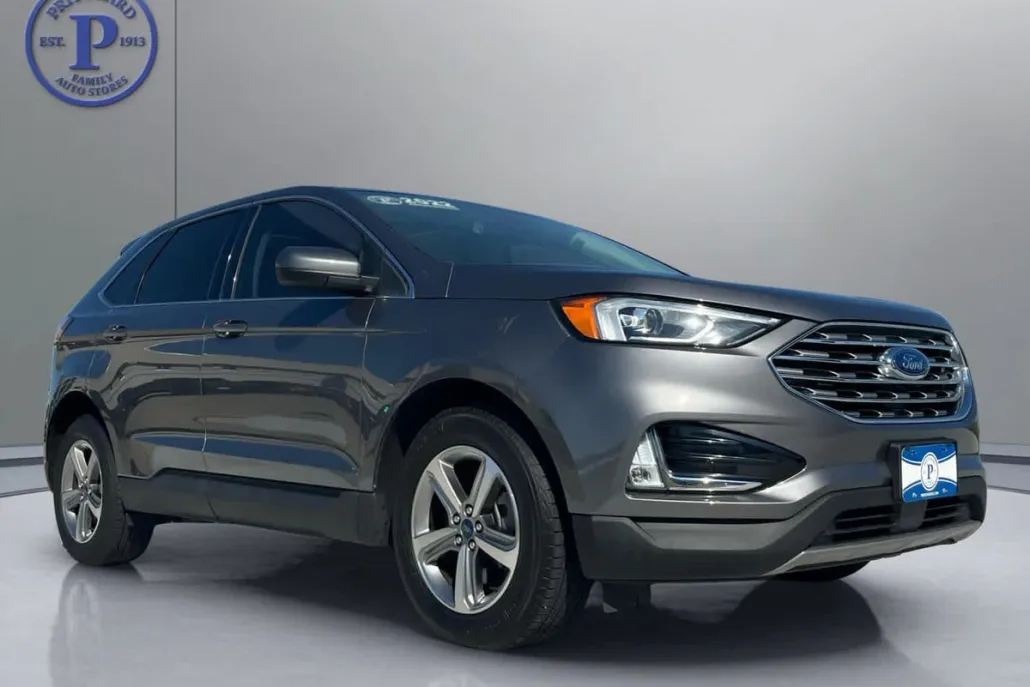 2022 Ford Edge SEL photo 1