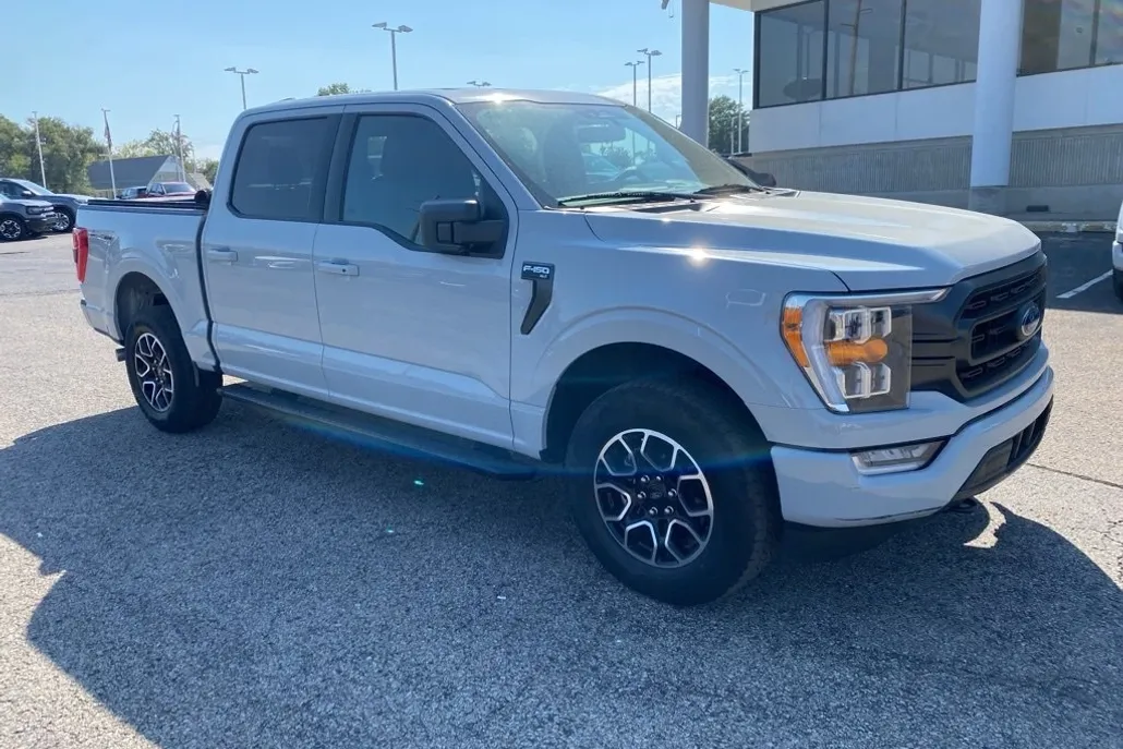 2023 Ford F-150 XLT photo 1