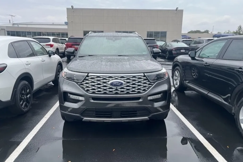 2020 Ford Explorer Platinum photo 1