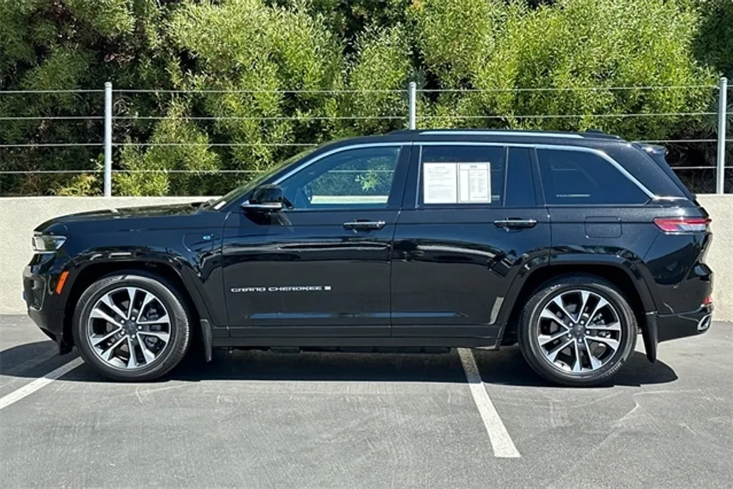 2023 Jeep Grand Cherokee Overland 4xe photo 1