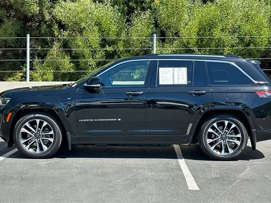 2023 Jeep Grand Cherokee Overland 4xe photo 1
