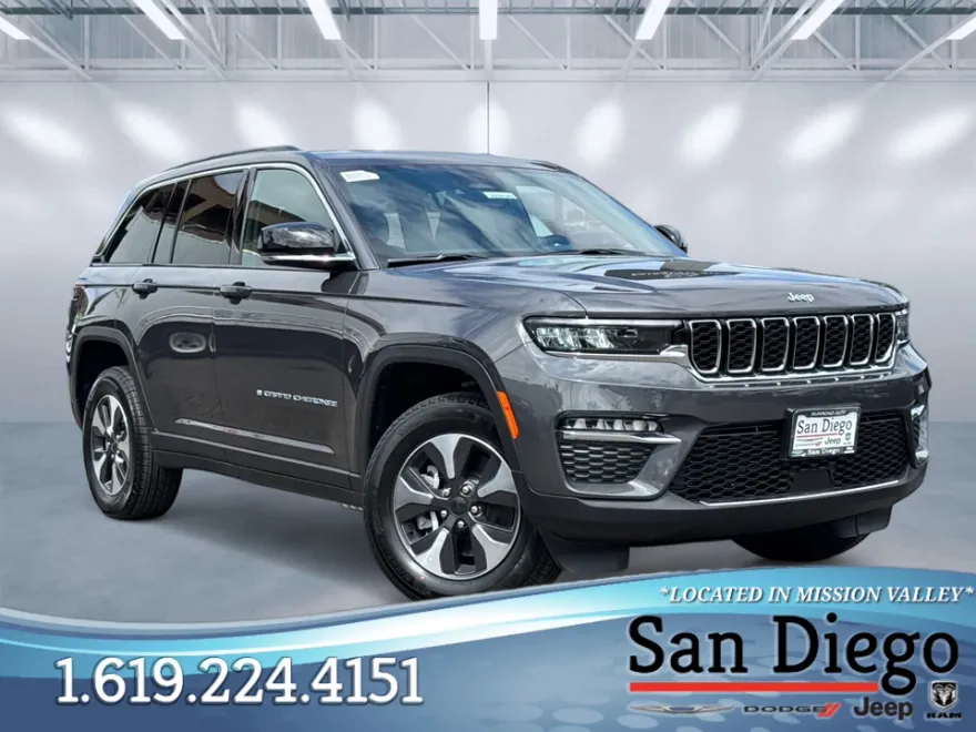 2025 Jeep Cherokee 4xe photo 1