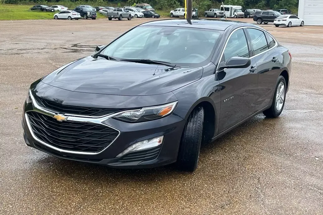 2023 Chevrolet Malibu 1LT photo 1