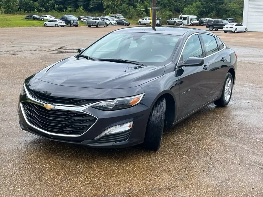 2023 Chevrolet Malibu 1LT photo 1