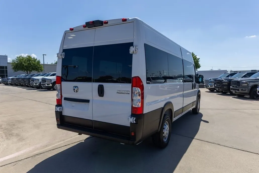 2023 Ram ProMaster 3500 Window Van photo 1