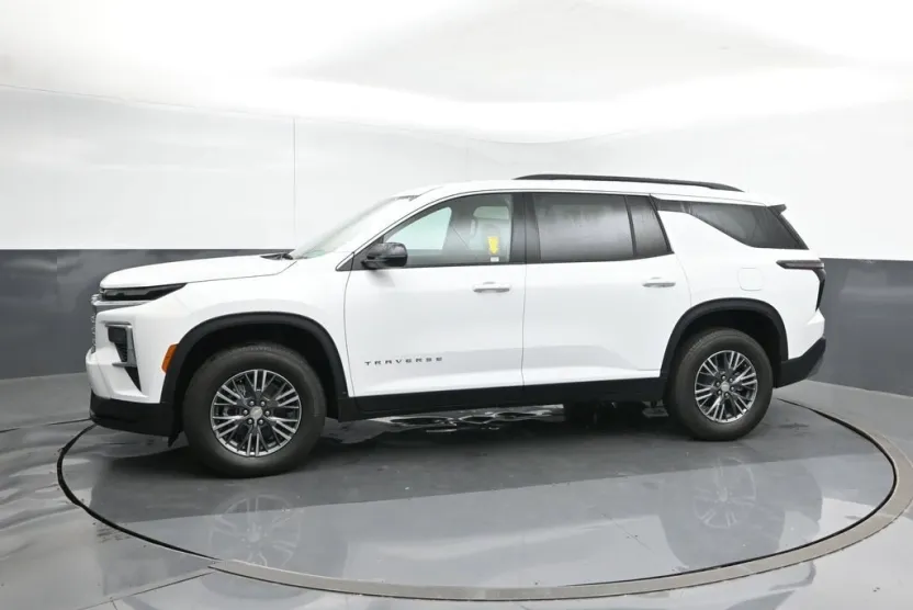 2026 Chevrolet Traverse photo 1