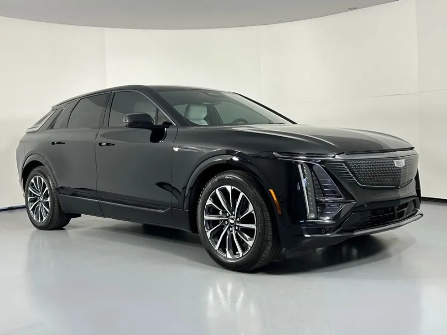 2024 Cadillac Lyriq Sport photo 1