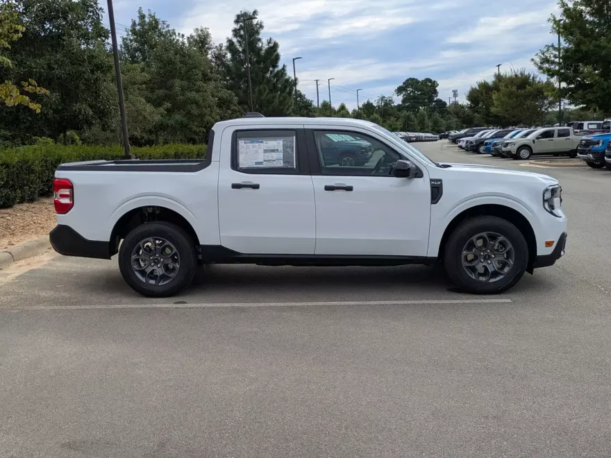 2025 Ford Maverick XLT photo 1