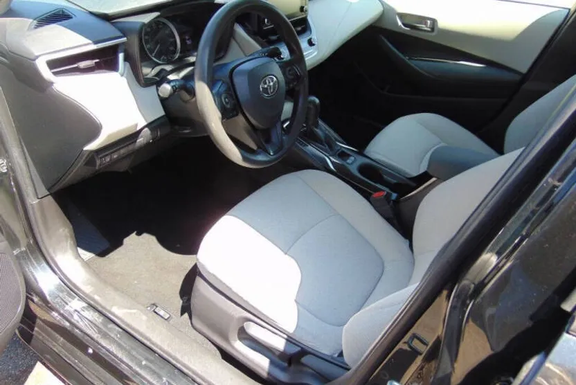 2022 Toyota Corolla LE photo 1