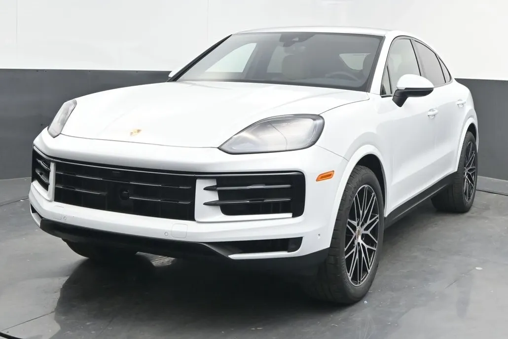 2025 Porsche Cayenne Coupe photo 1