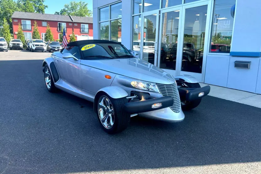 2000 Plymouth Prowler Base photo 1